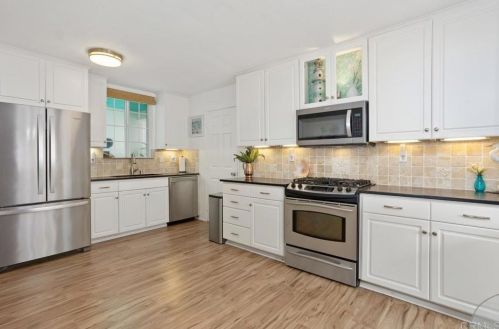 4037 Vista Calaveras St, Oceanside CA  92056-4607 exterior