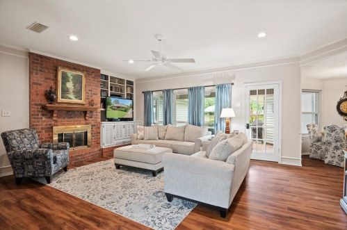3224 Broken Arrow Rd, Denton, TX 76209-1456