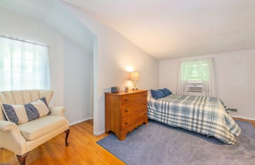 59 Raynor Rd, Morristown NJ  07960-2516 exterior