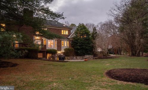 281 Golden Woods Ct, Great Falls VA  22066-4152 exterior