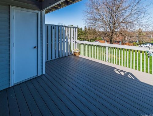 9 Magnolia Ln, Warwick NY  10990-3850 exterior