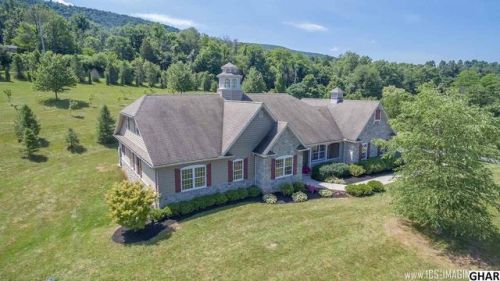 30 Sheaffer Rd, Mount Patrick, PA 17045-9146