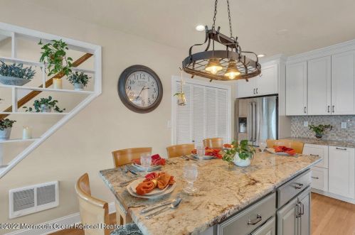 57 Barberie Ave, Monmouth Hills NJ  07732-1518 exterior