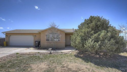 796 Cambria Dr, Pueblo, CO 81007-3162