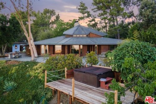 2440 Minard Rd, Topanga CA  90290-3402 exterior