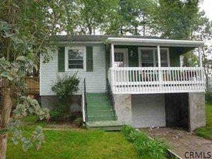 6 Ruths Way, North Greenbush, NY 12198-2913