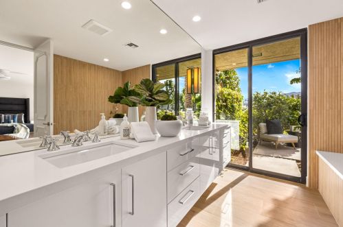 7 Mayfair Dr, Rancho Mirage CA  92270-2586 exterior