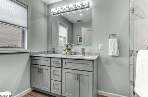86 Valerie Dr, Manville NJ  08835-1414 exterior