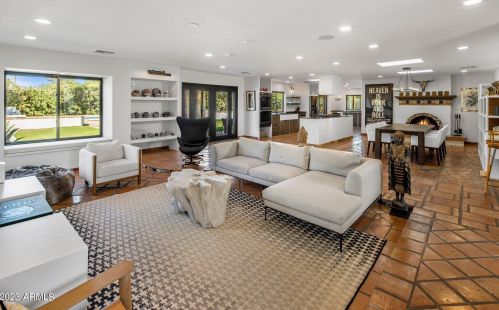 6250 Charter Oak Rd, Scottsdale, AZ 85254-4404
