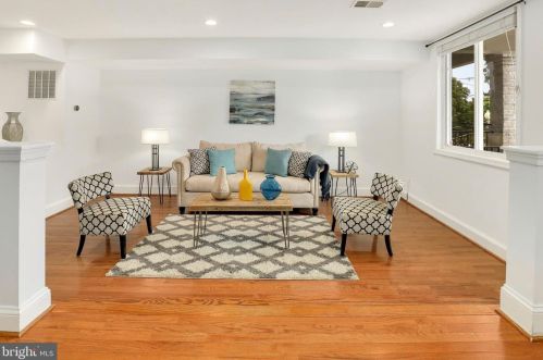 326 Emerson St, Washington DC  20011-4110 exterior