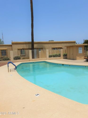 4752 14th St, Phoenix AZ  85014-3798 exterior