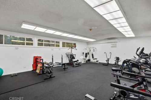 19208 Avenue Of The Oaks, Santa Clarita CA  91321-1405 exterior