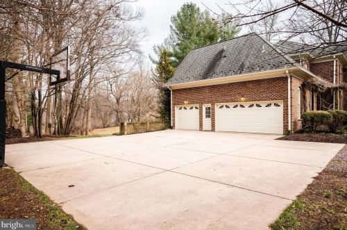 281 Golden Woods Ct, Great Falls VA  22066-4152 exterior