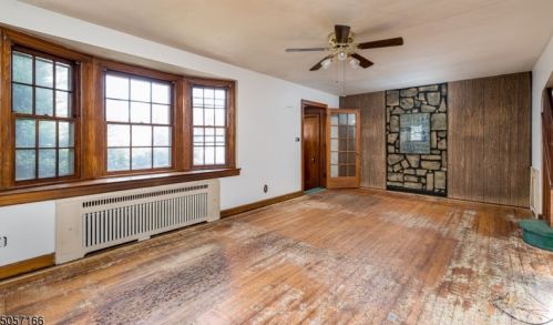 461 Elinor Ave, Roselle Park NJ  07204-2118 exterior