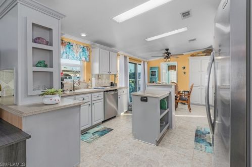 2852 York Rd, Saint James City FL  33956-2295 exterior