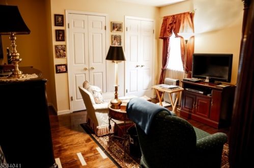 10 Peach Ct, Flemington NJ  08822-3005 exterior