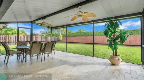 333 27th Ave, Delray Beach FL  33445-4401 exterior