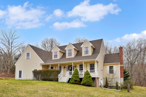 204 Lake Hayward Rd, Colchester, CT 06415-1815