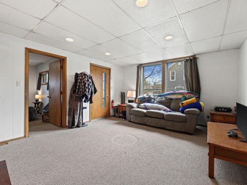 835 South St, Oconomowoc, WI 53066-2617
