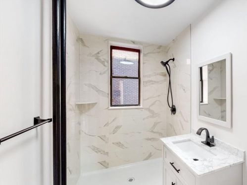 150 St, Union City NJ  07087-6038 exterior