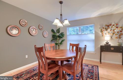 34 Red Leaf Ln, Lancaster PA 17602-7000 exterior