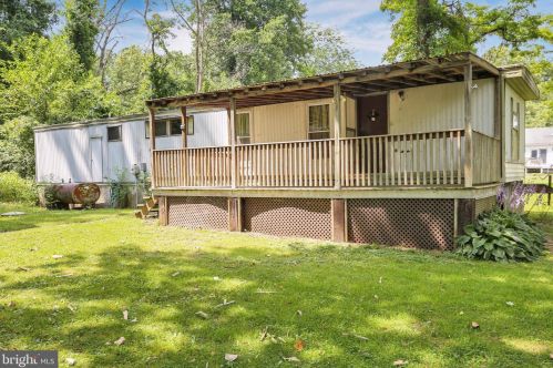 416 Mohrsville Rd, Shoemakersville, PA 19555-9709