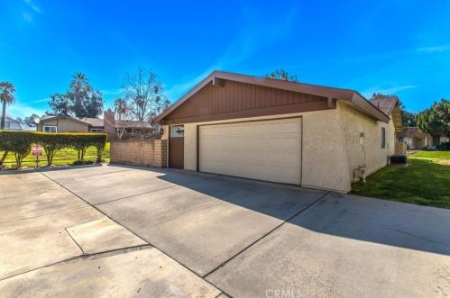 940 Ardmore Cir, Redlands, CA 92374-6272