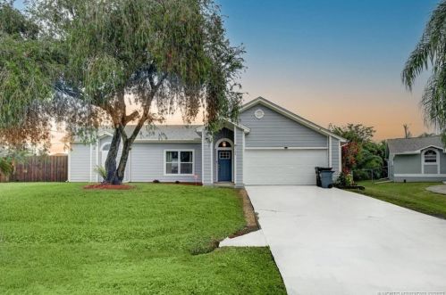1102 Gardena Ave, Fort Pierce, FL 34953-1821