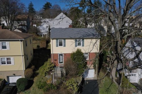 35 Pleasant Ave, White Plains, NY 10605-2509