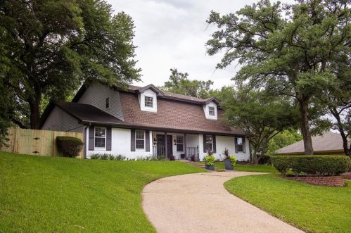 8821 Hunters Glen Trl, Fort Worth, TX 76120-2811