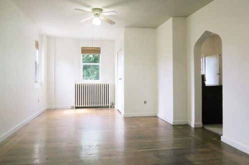 132 Parkfield St, Pittsburgh, PA 15210-4165