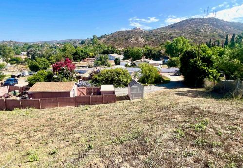 2297 Orch Ave, El Cajon CA  92019-2072 exterior