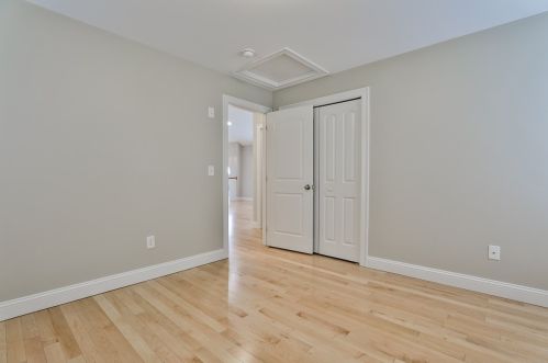 18 Pillsbury Rd, Londonderry NH  03053-2925 exterior