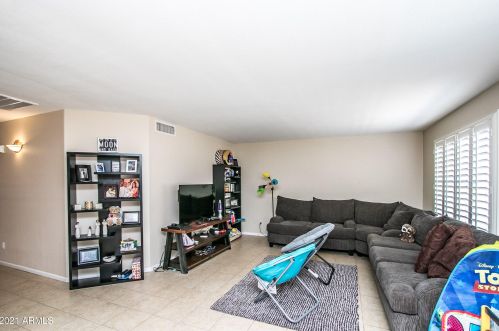 1434 Spur Ave, Gilbert AZ  85296-1946 exterior