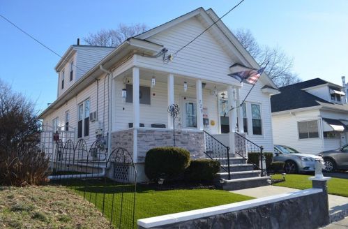 729 River Ave, Providence, RI 02908-2312