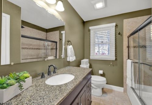 23 Bromleigh Way, Greystone Park NJ  07950-1624 exterior