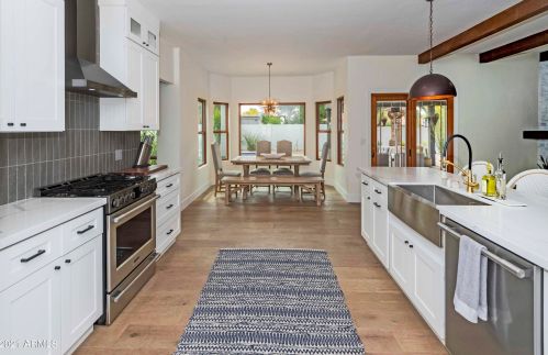 5301 Paradise Dr, Scottsdale AZ 85260-5433 exterior