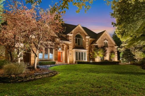 1066 Grove Ct, Gibsonia, PA 15044-6068