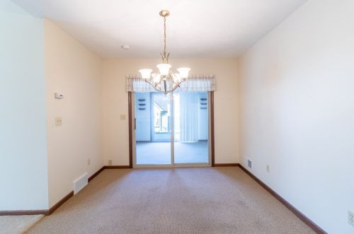 1084 Timberwood Dr, Beaver Falls PA 15010-1614 exterior