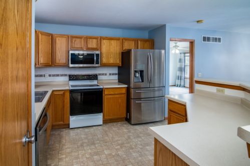 604 Brookstone Way, Watertown WI  53094-5902 exterior