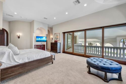 550 Alameda Ct, Marco Island FL  34145-5830 exterior