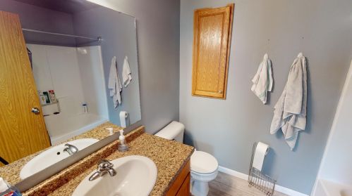 348 Woodridge Pl, Manitowoc WI  54220-7169 exterior