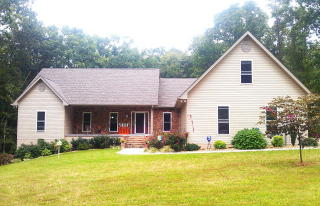 693 Summerwind Dr, Crossville, TN 38571-3698