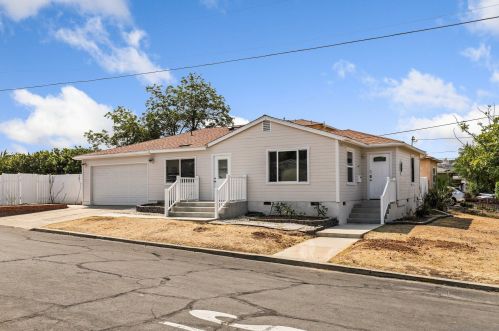 4491 Olive Ave, La Mesa, CA 91942-8826