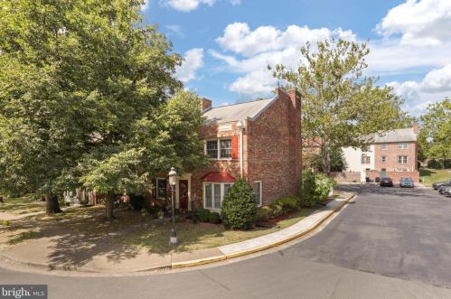 5920 Queenston St, Springfield VA  22152-1731 exterior