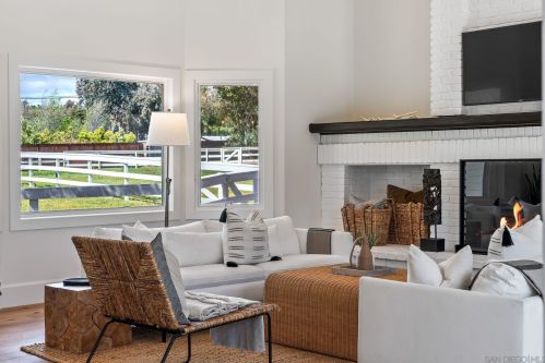 3355 Dove Hollow Rd, Encinitas CA  92024-7240 exterior