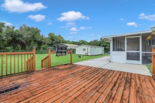 3660 20th Ave, Naples, FL 34117-5577