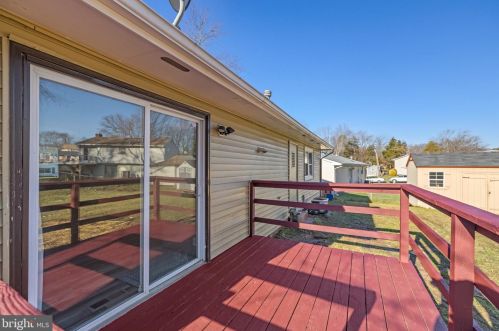 13125 Haddock Rd, Woodbridge VA  22193-5247 exterior