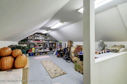 6 Seminole Ct, Jackson Twp NJ  08527-4042 exterior