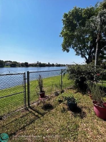 266 106th Ter, Hollywood FL  33026-5936 exterior